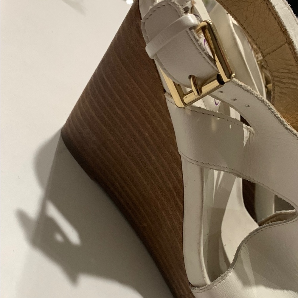 Me Too Women's White Sandals - Picture 3 of 4